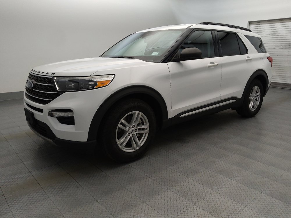 Used 2021 Ford Explorer XLT w/ Equipment Group 202A RWD image 2