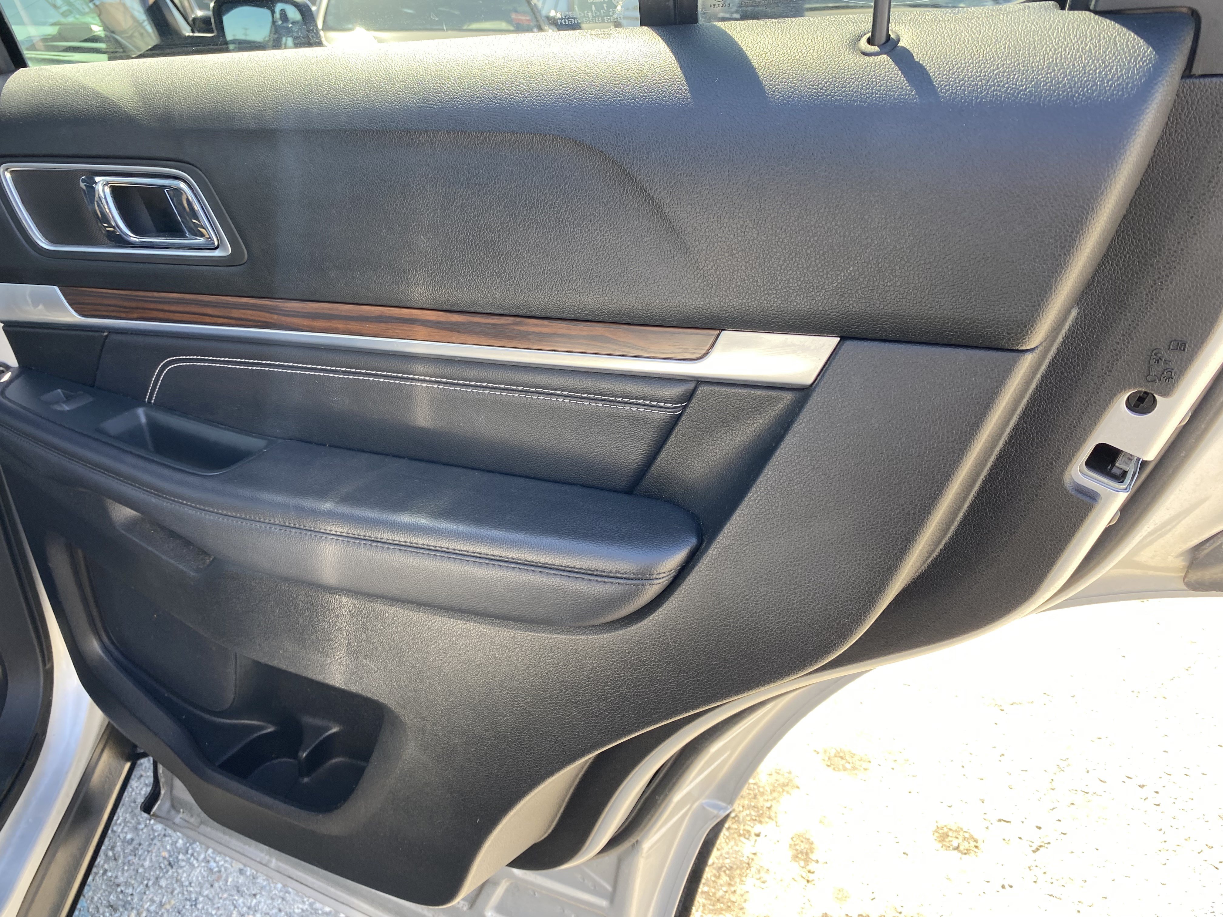 Used 2018 Ford Explorer Limited FWD image 22