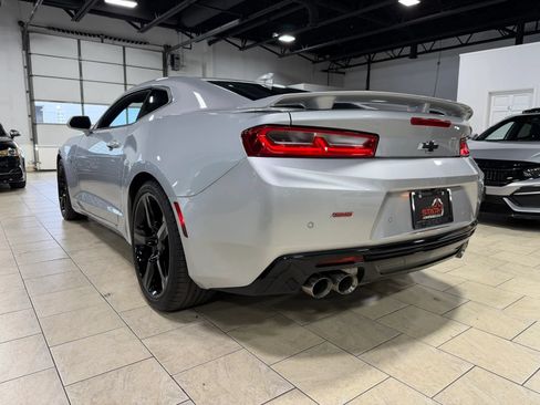 Used 2018 Chevrolet Camaro SS RWD image 6