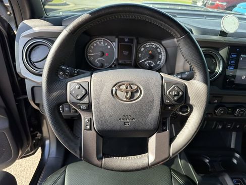 Used 2019 Toyota Tacoma TRD Off-Road AWD/4WD image 23