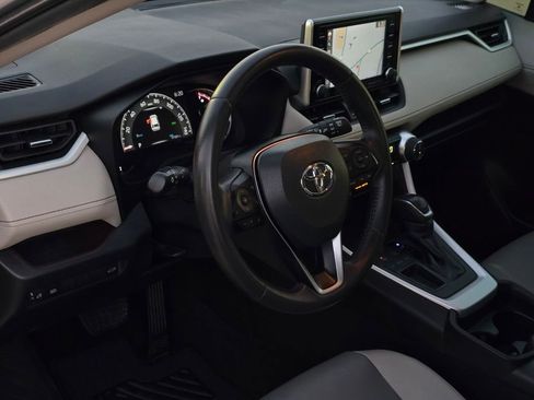 Used 2020 Toyota RAV4 Limited image 28
