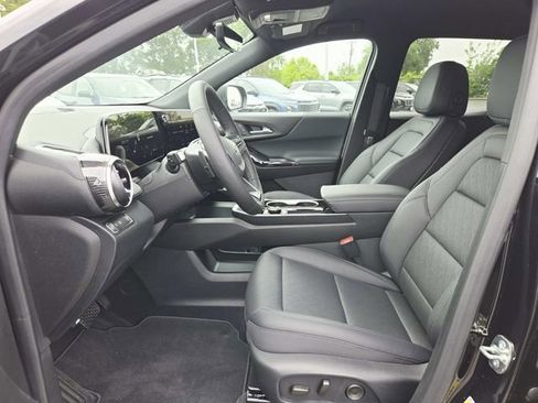 New 2026 Chevrolet Equinox LT w/ Convenience Package II FWD image 8