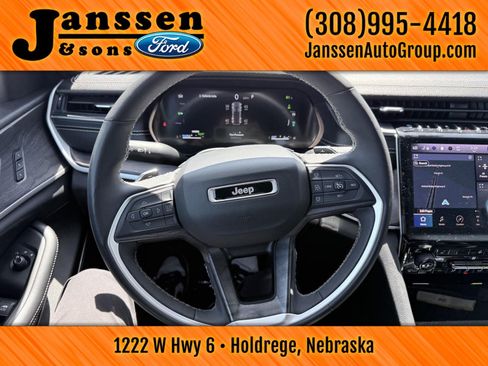 Used 2024 Jeep Grand Cherokee Limited 4xe AWD/4WD image 22