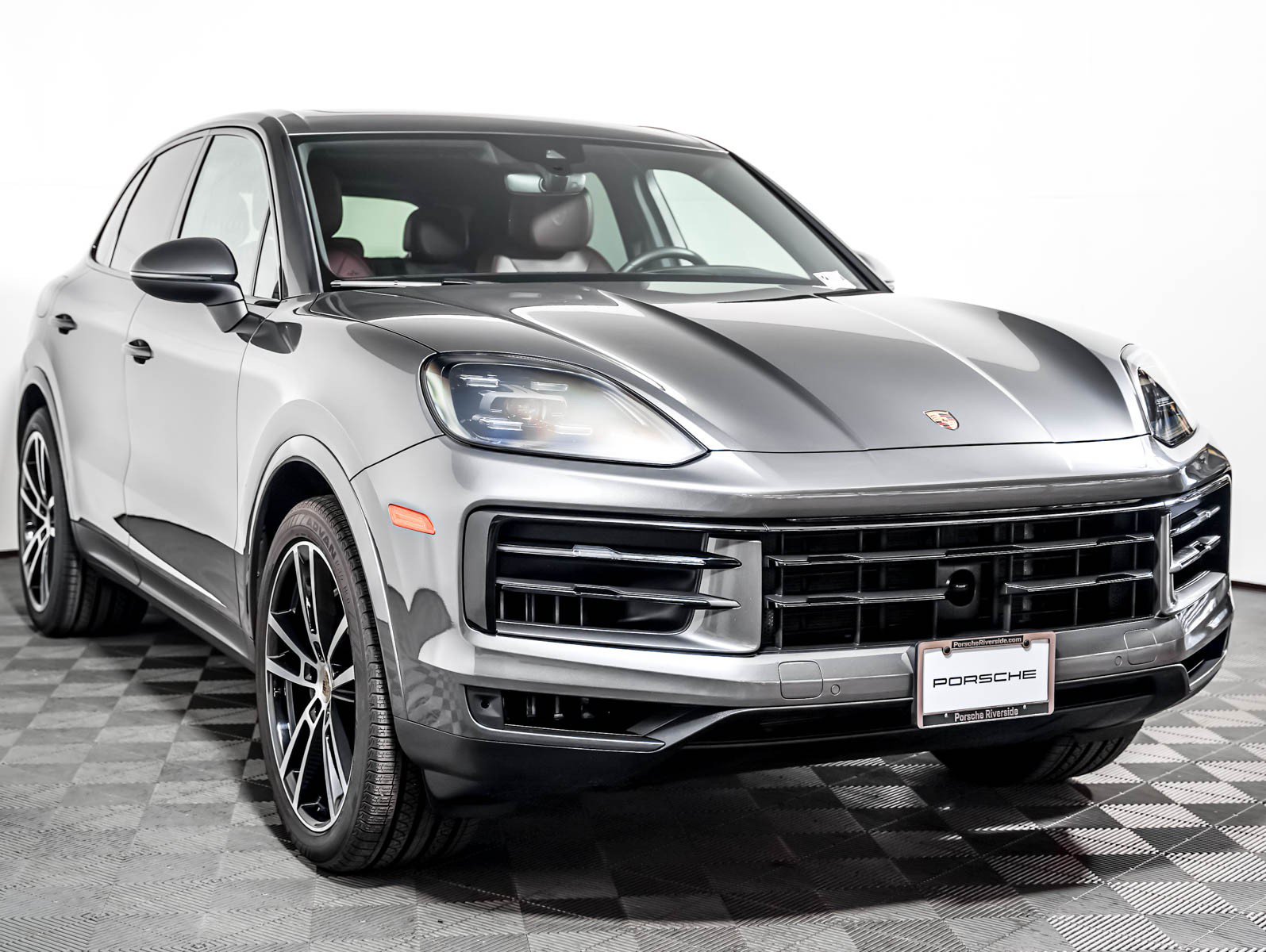 Certified 2024 Porsche Cayenne AWD/4WD image 8