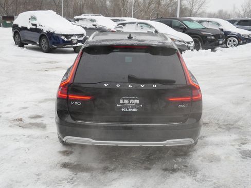 Certified 2024 Volvo V90 B6 Cross Country Ultimate w/ Protection Package Premier image 6