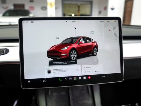 Used 2023 Tesla Model Y AWD image 24