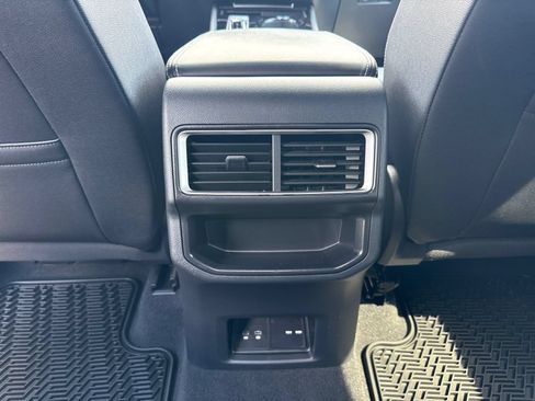 Certified 2025 Volkswagen Atlas Cross Sport SE AWD/4WD image 38