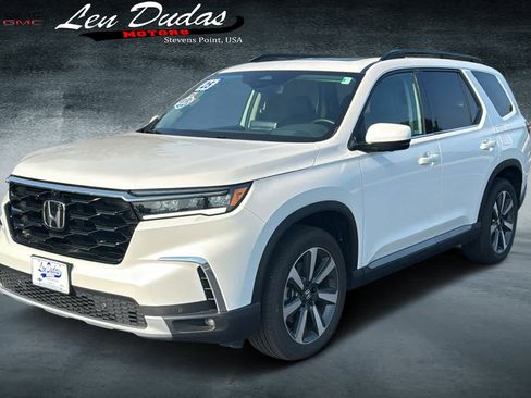 Used 2025 Honda Pilot Elite image 2