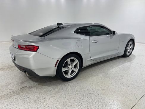Used 2018 Chevrolet Camaro LT image 5