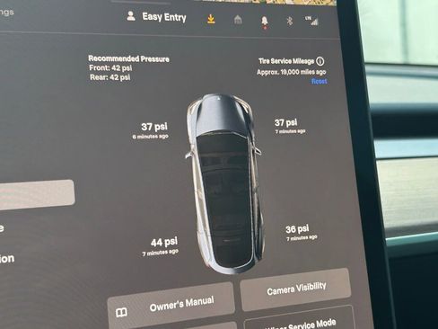 Used 2024 Tesla Model Y Long Range image 26