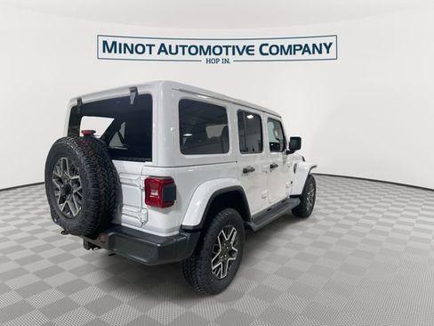 New 2026 Jeep Wrangler Sahara AWD/4WD image 8