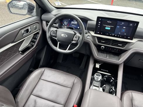 Used 2025 Ford Explorer Platinum w/ LUX Leather Package AWD/4WD image 20