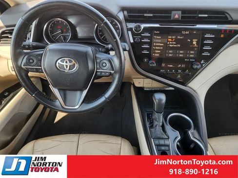 Used 2019 Toyota Camry XLE FWD image 27