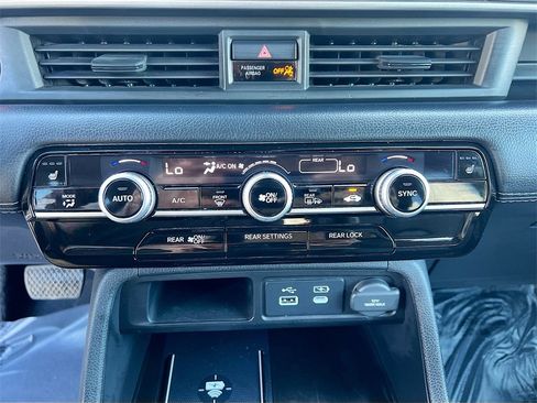 Used 2023 Honda Pilot Touring image 16