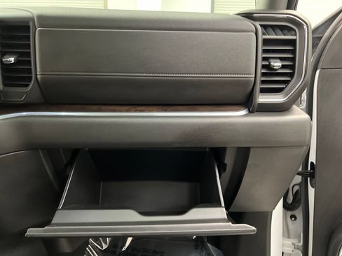 Used 2025 GMC Sierra 1500 SLT AWD/4WD image 31