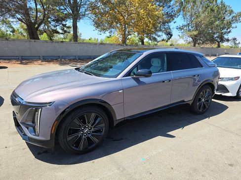 Used 2024 Cadillac Lyriq Sport AWD/4WD image 3