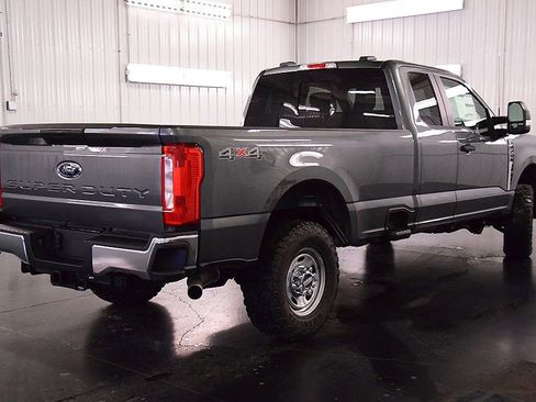 New 2026 Ford F250 XL w/ XL Off-Road Package image 8