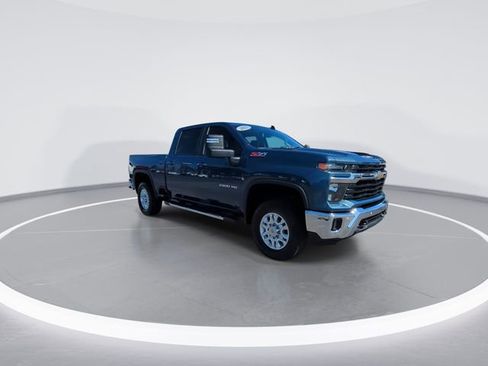 Used 2025 Chevrolet Silverado 2500 LT w/ All Star Edition image 2