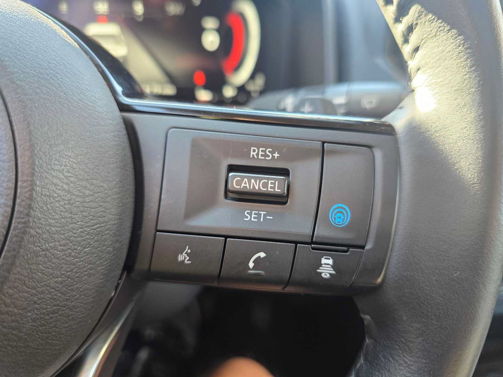 Used 2023 Nissan Rogue Platinum FWD image 33