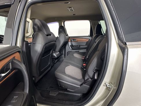 Used 2016 Chevrolet Traverse LT w/ Style and Technology Package image 8