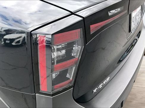 Certified 2025 Nissan Kicks SR FWD image 22