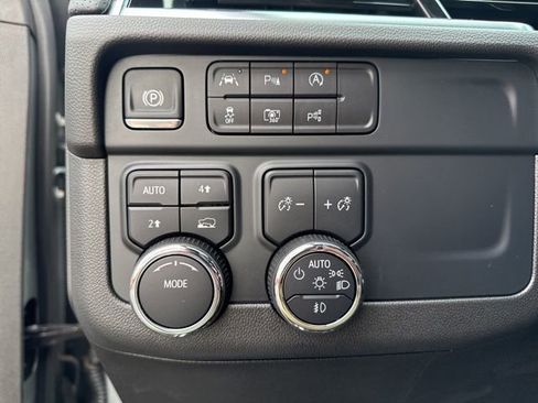 Used 2025 Chevrolet Tahoe Premier image 14