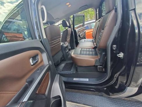 Used 2017 Nissan Titan Platinum Reserve AWD/4WD image 10