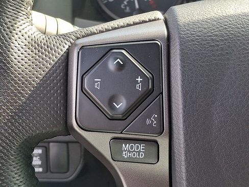Used 2023 Toyota Tacoma TRD Off-Road w/ Technology Package AWD/4WD image 16