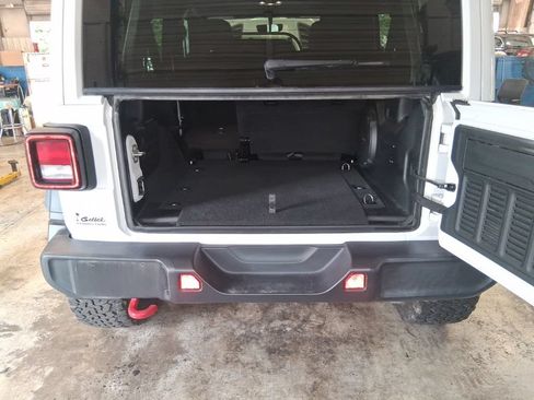 Used 2023 Jeep Wrangler Unlimited Rubicon w/ Xtreme 35 Tire Package AWD/4WD image 16