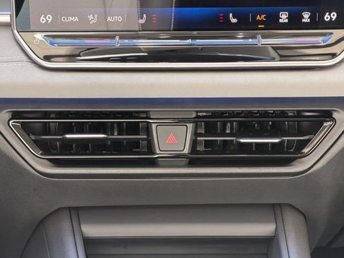 Certified 2026 Volkswagen Tiguan SE FWD image 19