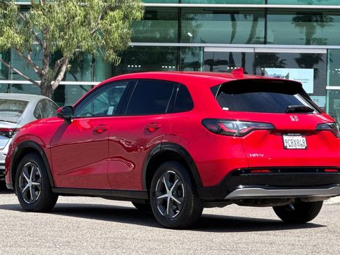 Used 2023 Honda HR-V EX-L image 6