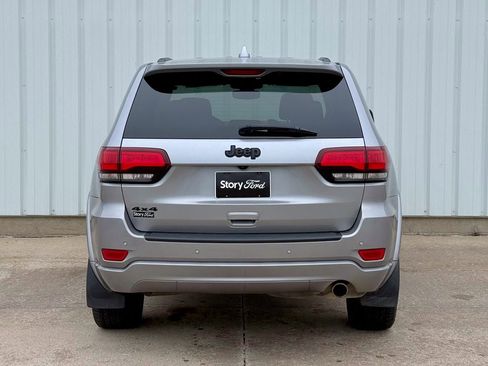 Used 2019 Jeep Grand Cherokee Altitude AWD/4WD image 5