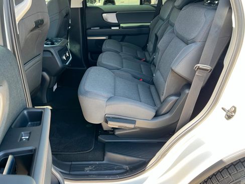 Used 2025 Ford Expedition Active AWD/4WD image 22