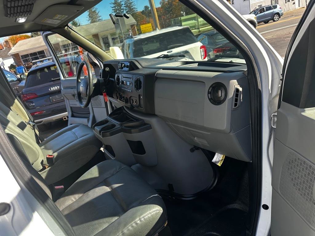 Used 2015 Ford E-350 and Econoline 350 Super Duty RWD image 16