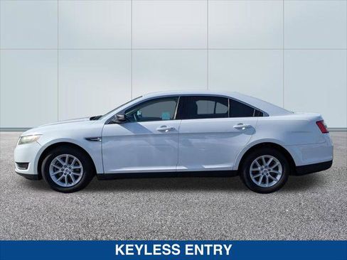 Used 2014 Ford Taurus SE image 2