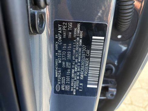 Used 2025 Hyundai Venue SEL FWD image 30