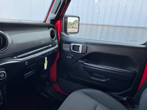 Used 2023 Jeep Wrangler Unlimited w/ Cold Weather Group AWD/4WD image 30