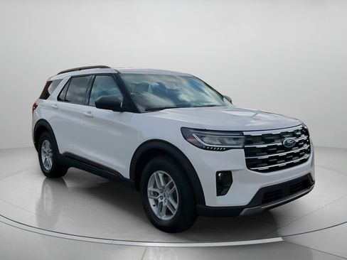 New 2026 Ford Explorer Active RWD image 2