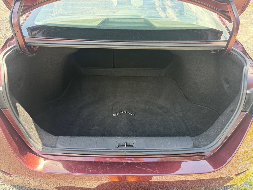 Used 2025 Nissan Sentra SV FWD image 29