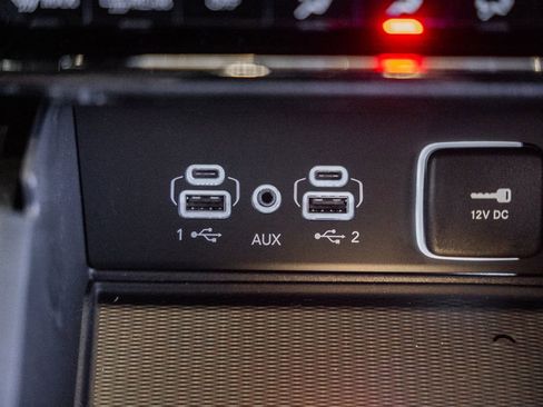 New 2025 Jeep Grand Cherokee Altitude image 23