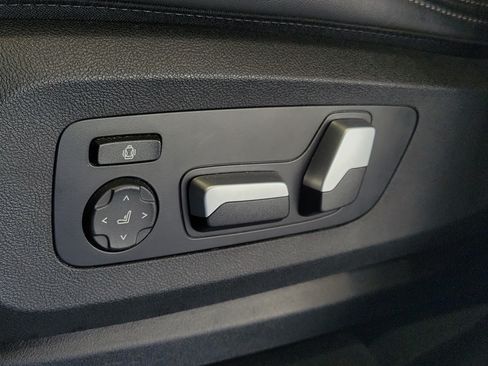Used 2024 BMW X5 xDrive40i w/ M Sport Package AWD/4WD image 20