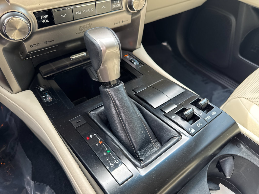 Used 2021 Lexus GX 460 Premium w/ Accessory Package AWD/4WD image 27
