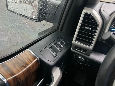 Used 2019 Ford F150 Lariat w/ Equipment Group 502A Luxury image 23