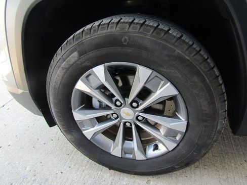 Used 2026 Chevrolet Equinox LT AWD/4WD image 27