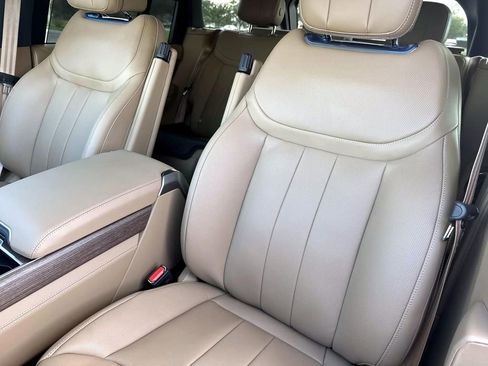 New 2026 Land Rover Range Rover SE image 19