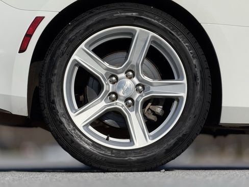 Used 2020 Chevrolet Camaro LT image 21