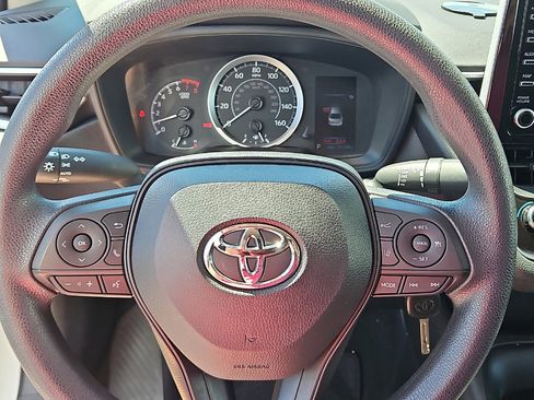 Used 2020 Toyota Corolla LE FWD image 15
