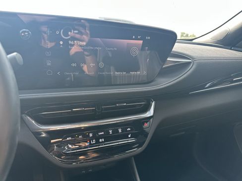 Certified 2024 Buick Envista Avenir FWD image 13