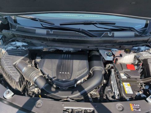 Used 2025 Buick Enclave Preferred AWD/4WD image 31