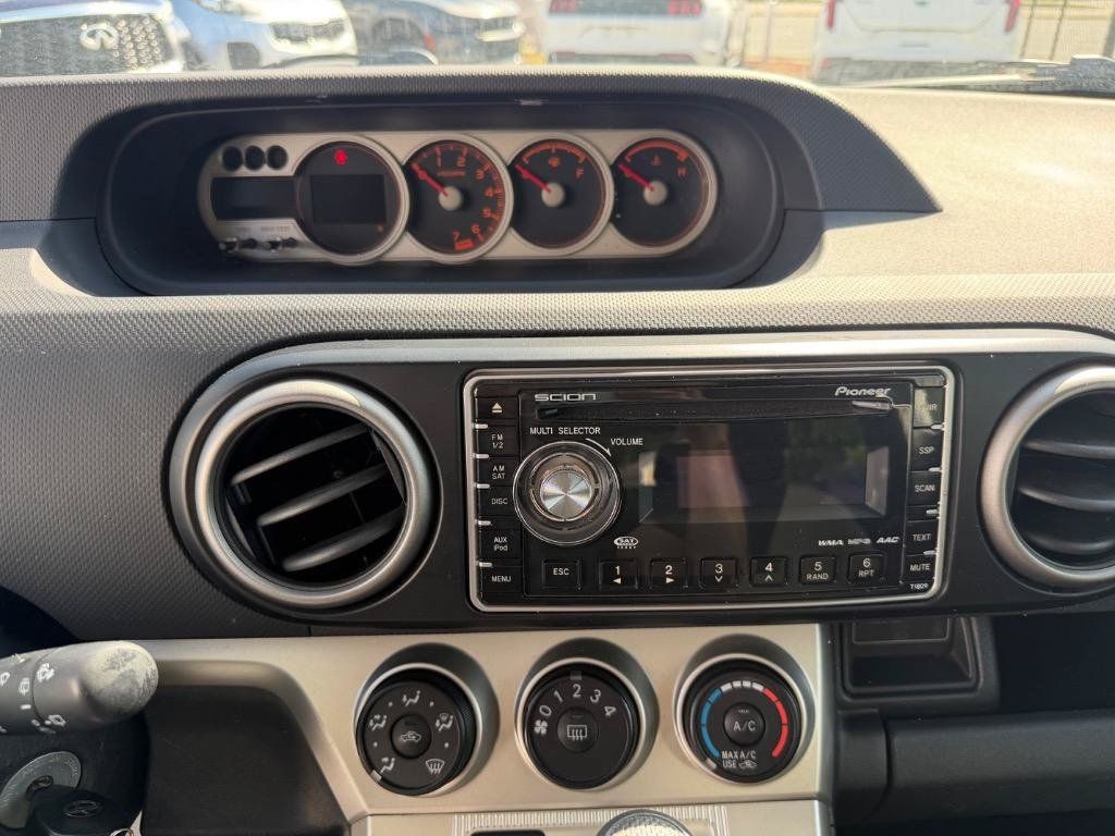 Used 2009 Scion xB FWD image 17